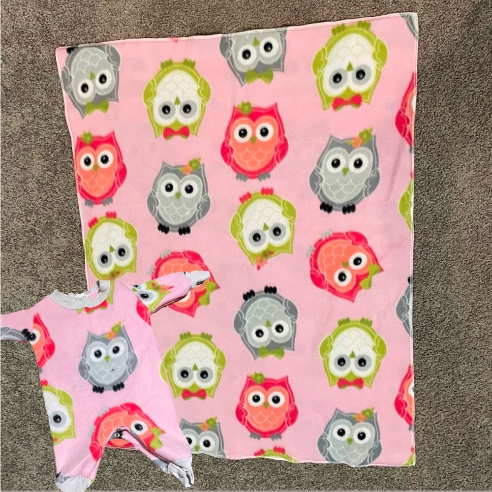 Brand New fleece owl onesie and matching blanket for baby